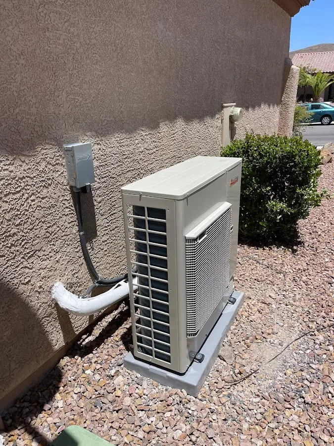 Residential air conditioning condenser unit in Gurnee